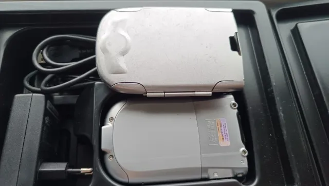 HP iPAQ Pocket PC con cargador