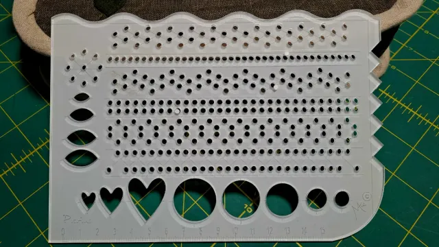 Regla de bordado Pitiflús