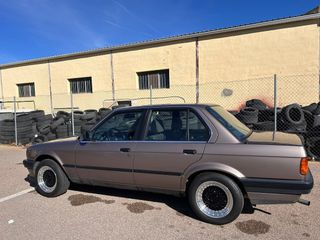 BMW E30 318I