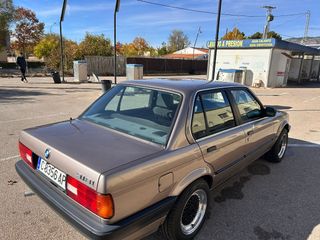 BMW E30 318I