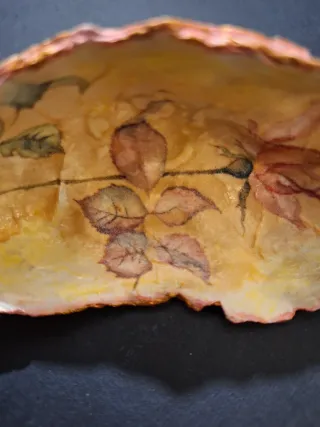 Conchiglia decorata con rosa