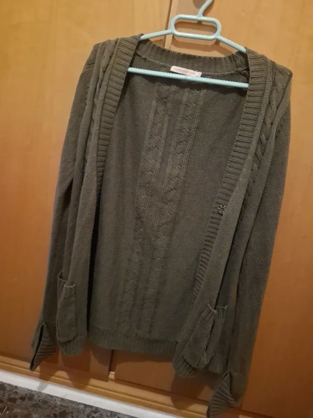 Chaqueta de punto verde oliva