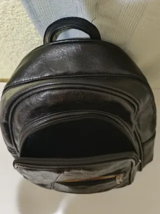 Bolso negro tipo mochila