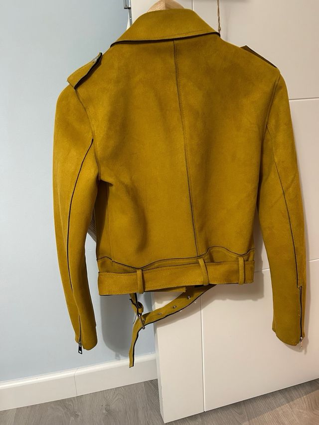 Cazadora Kiabi ante amarilla