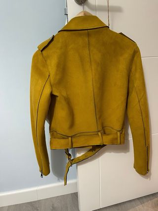 Cazadora Kiabi ante amarilla