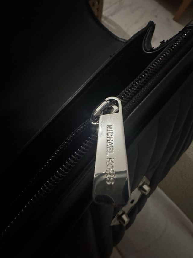 Bolso Michael Kors Negro Cadena Plata