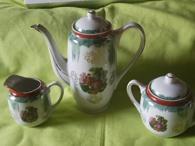 Serviço de café japonês em porcelana