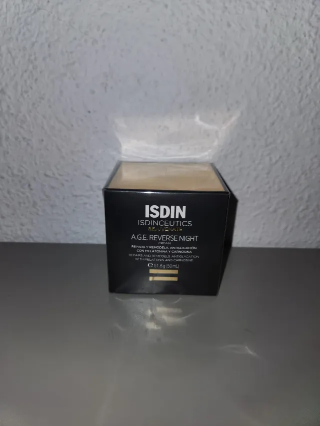 ISDIN Isdinceutics A.G.E. Reverse Night Cream.