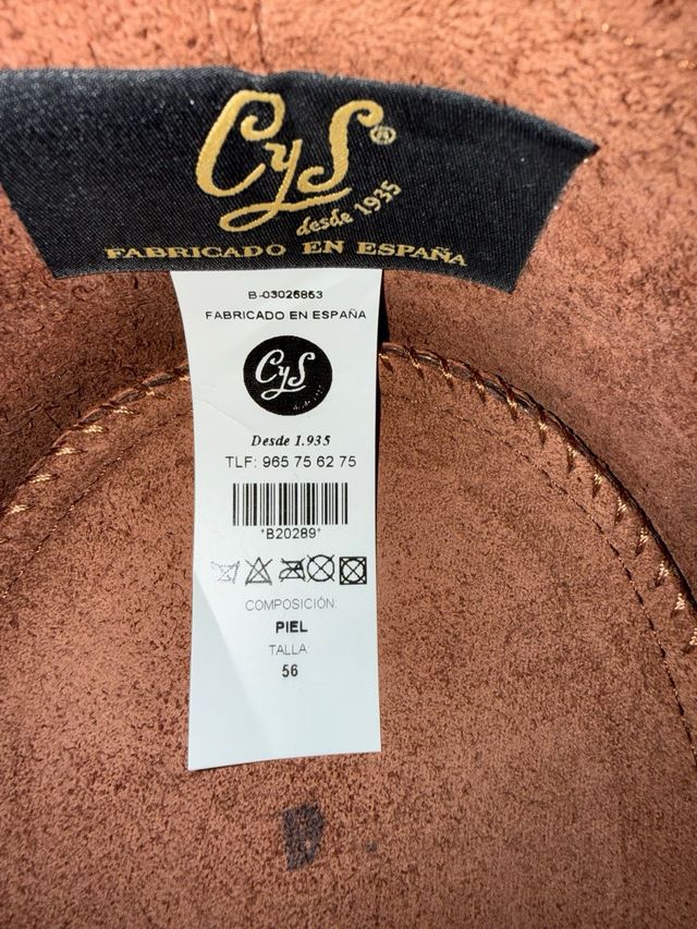 Sombrero de piel marrón. talla56