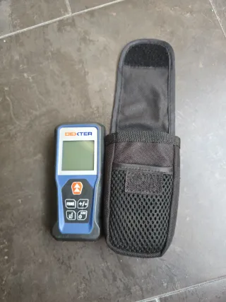 Medidor Láser Dexter con Funda valorado en 70€
