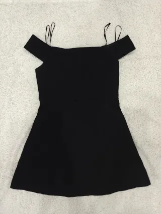 Vestido corto negro Zara S NUEVO