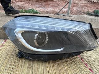 Faro Derecho Mercedes Clase A W176 Xenón