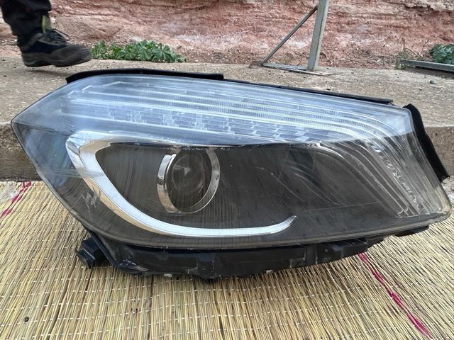 Faro Derecho Mercedes Clase A W176 Xenón