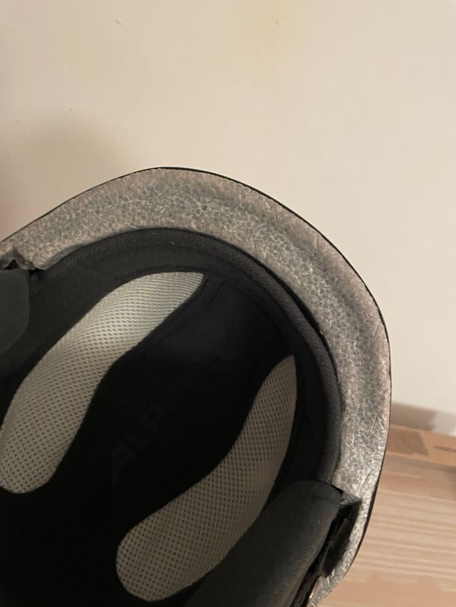 Casco de esquí Alpina negro