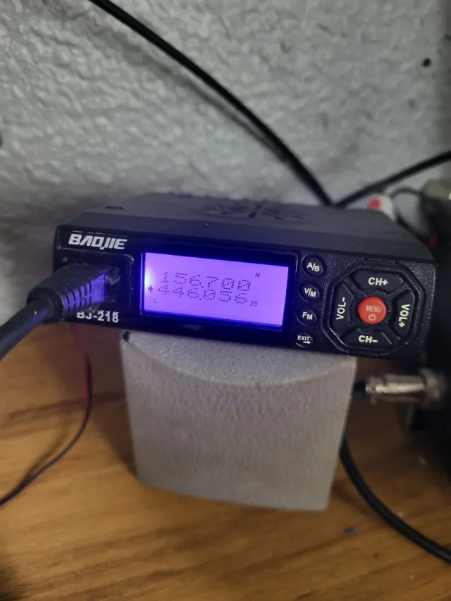 Emisora Baojie BJ-218 Bibanda
