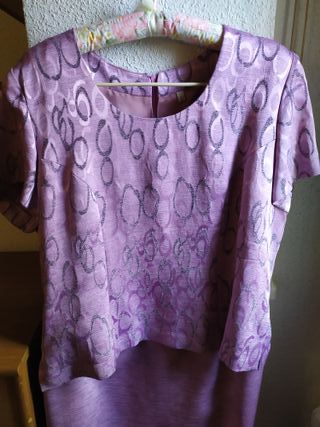 Traje de chaqueta y falda ideal para celebraciones