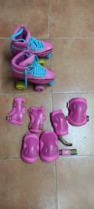 Patines Soy Luna Talla 32/33 Rosas y protecciones