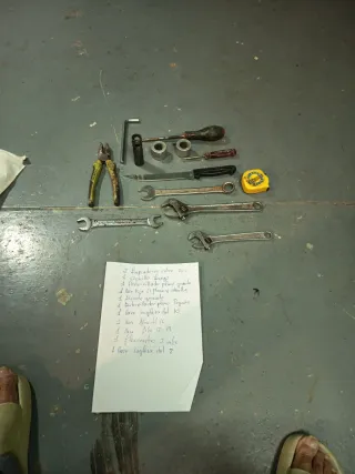 Juego de herramientas varias, lleve ruedas y 10 te