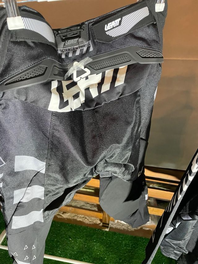 Pantalones Leatt Alejandro