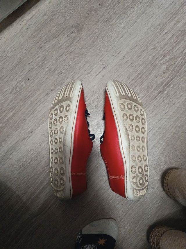Zapatillas Camper Rojas y Azules