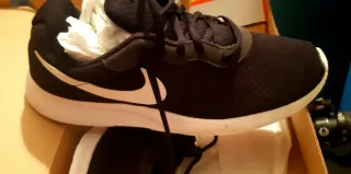 Zapatillas Nike Negras y Blancas