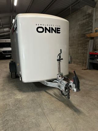 Remolque ONNE L de aluminio y fibra
