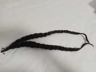 Mallas pelo fallera negras ,55 Cm largo cada una.