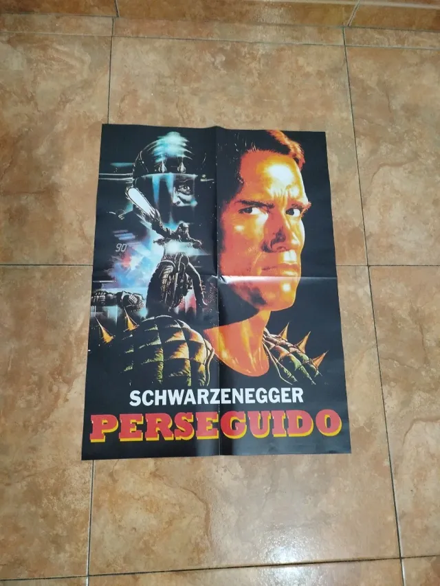 Póster Película Perseguido Schwarzenegger