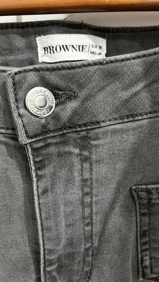 Vaqueros brownie grises con estrellas