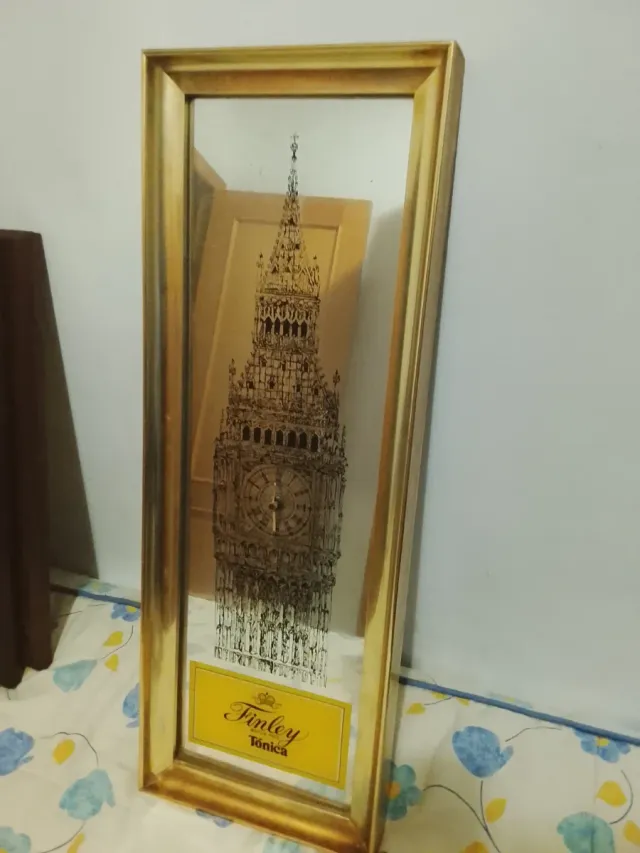 Specchio orologio vintage con cornice dorata Big Ben