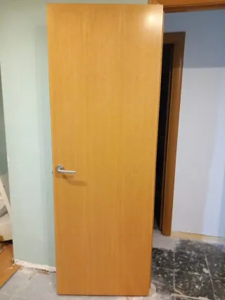 3 Puertas  madera maciza