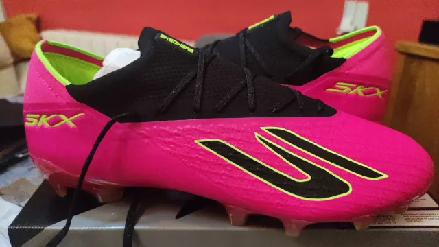 Zapatillas Skechers SKX Futbol Rosa/Negro