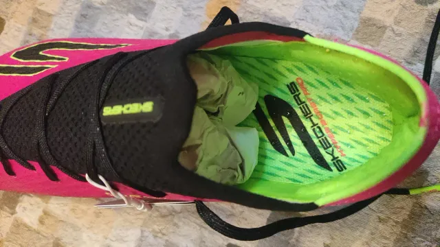 Zapatillas Skechers SKX Futbol Rosa/Negro