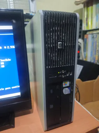 Antiguo Ordenador HP Compaq Plata/Negro