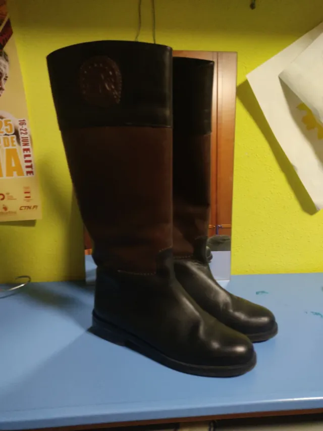 Botas altas de piel, negro caoba