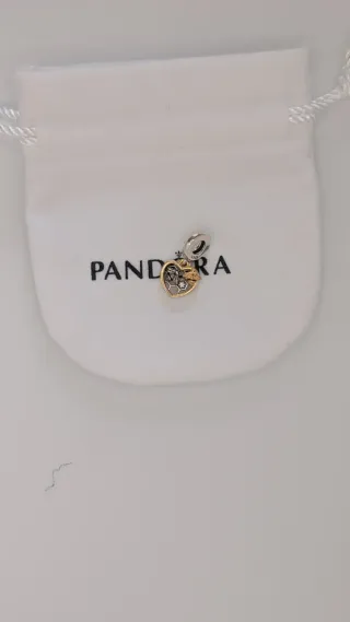 Charm Corazón Abejas y Panal