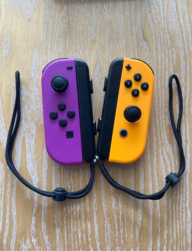 Joycons Morado y Naranja Nintendo Switch