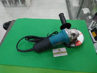 Radial Makita 9558HNR 840W