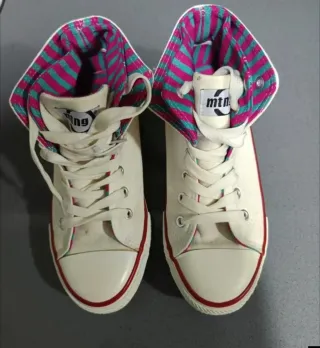 Zapatillas Mustang altas blancas y rosas