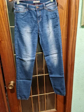 Diferentes pantalones tallas M por 1 euro