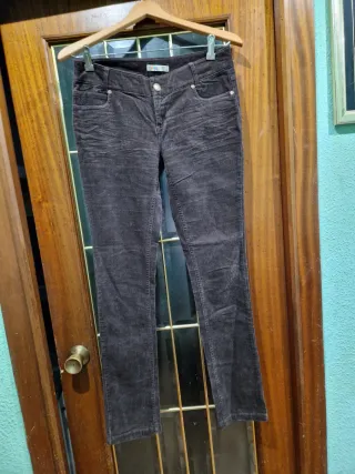 Diferentes pantalones tallas M por 1 euro