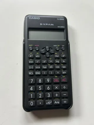 Calculadora Científica Casio fx-82MS
