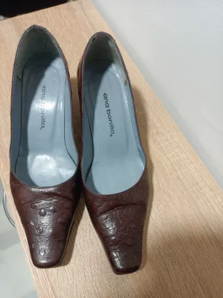 Zapatos de tacón marrones