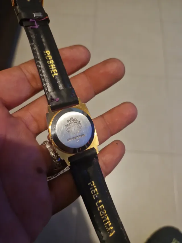 Reloj Duward Dorado Correa Negra