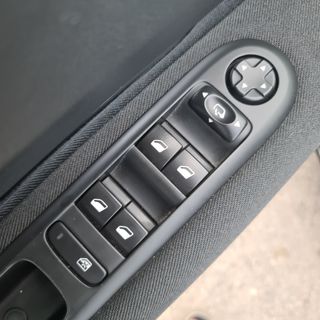 Peugeot 5008 1.6 THP 7 PLAZAS AUTOMÁTICO