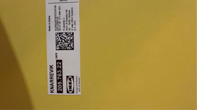 Mesita auxiliar IKEA KNARREVIK amarilla – metálica