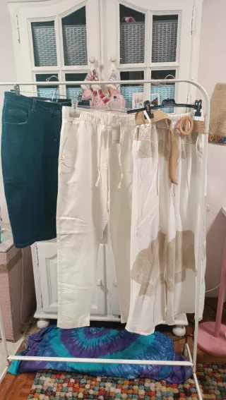 Lote 2 faldas vaquera y pantalón blanco