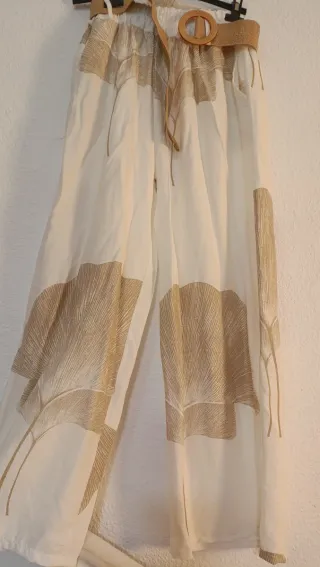 Lote 2 faldas vaquera y pantalón blanco