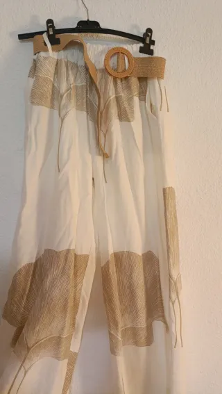 Lote 2 faldas vaquera y pantalón blanco