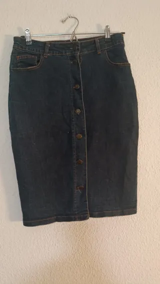 Lote 2 faldas vaquera y pantalón blanco